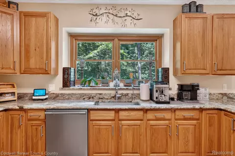 Kitchen - 3217 Pineview Trl, Genoa, MI 48843 photo 1 of 6