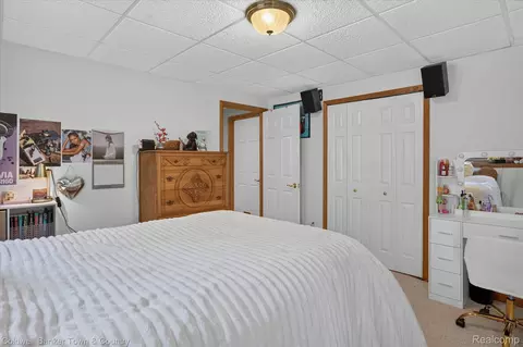 Bedroom - 3217 Pineview Trl, Genoa, MI 48843 photo 9 of 9