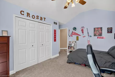 Bedroom - 3217 Pineview Trl, Genoa, MI 48843 photo 7 of 9
