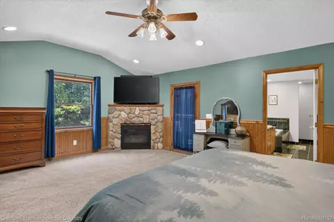 Bedroom - 3217 Pineview Trl, Genoa, MI 48843 photo 3 of 9
