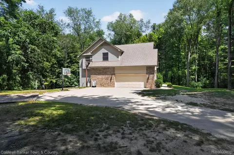 Exterior - 3217 Pineview Trl, Genoa, MI 48843 photo 5 of 11