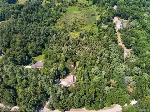 View/Area - 3217 Pineview Trl, Genoa, MI 48843 photo 3 of 12