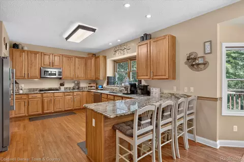 Kitchen - 3217 Pineview Trl, Genoa, MI 48843 photo 5 of 6
