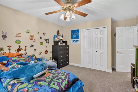 Bedroom - 3217 Pineview Trl, Genoa, MI 48843 photo 4 of 9