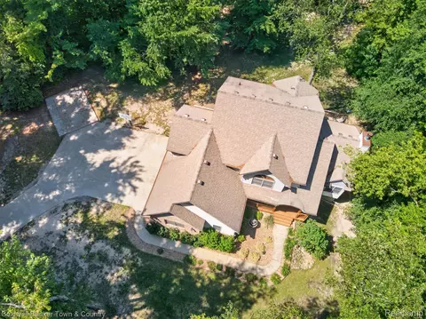 View/Area - 3217 Pineview Trl, Genoa, MI 48843 photo 2 of 12