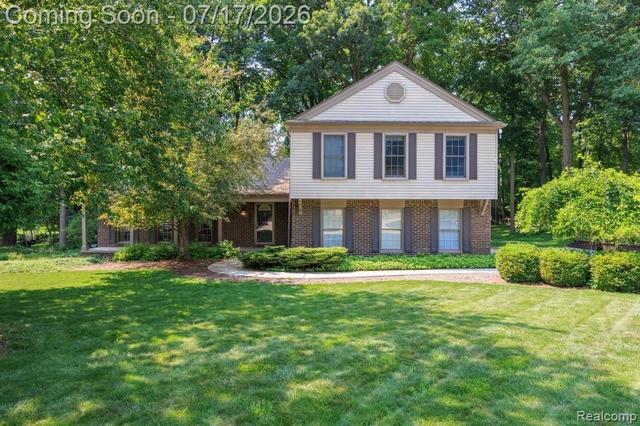1648 Kilburn Rd N, Rochester Hills, MI 48306