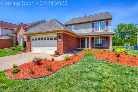 30640 Nelson Cir, Westland, MI 48186