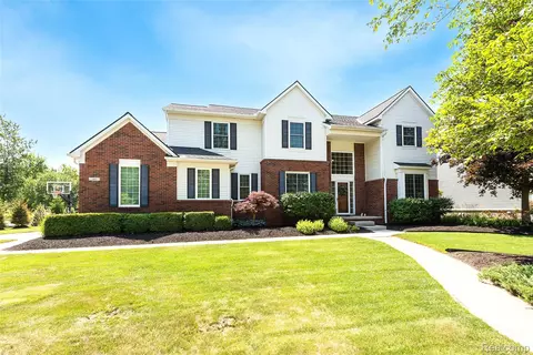 1162 Gentry Dr, South Lyon, MI 48178