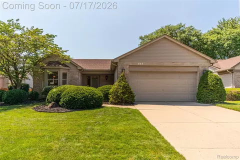 993 W Rose Ave, Garden City, MI 48135