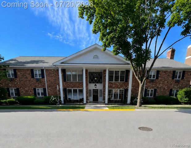 555 Townsend St #203, Birmingham, MI 48009