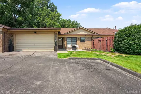 45277 Universal Ct, Shelby Township, MI 48317