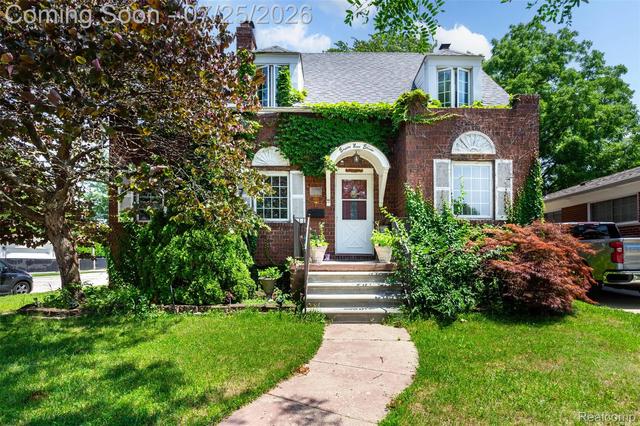 8911 Manor Ave, Allen Park, MI 48101