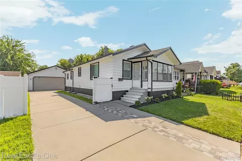 1539 Oconnor Ave, Lincoln Park, MI 48146