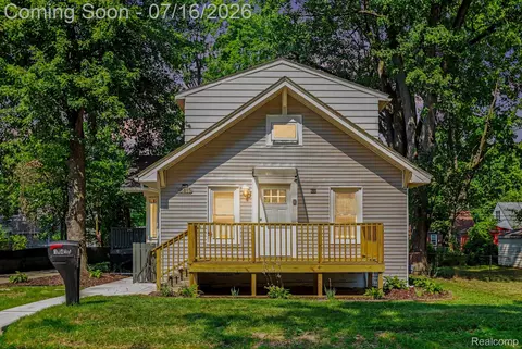 18415 Five Points St, Redford, MI 48240