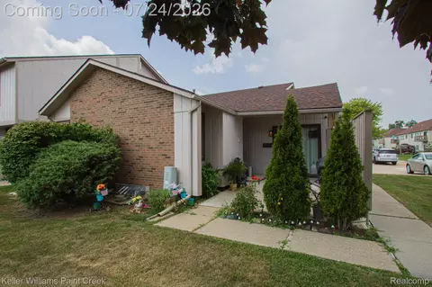 36028 Saint Ives Ct, Clinton Township, MI 48035