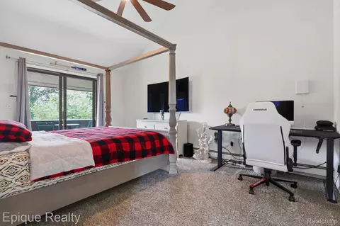 Bedroom - 4049 Blue River Dr, St. Clair, MI 48079 photo 2 of 4