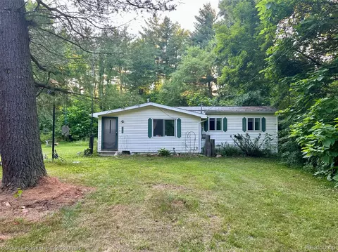 975 Boshaw Dr, Attica, MI 48412