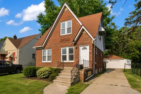 7516 Mettetal St, Detroit, MI 48228
