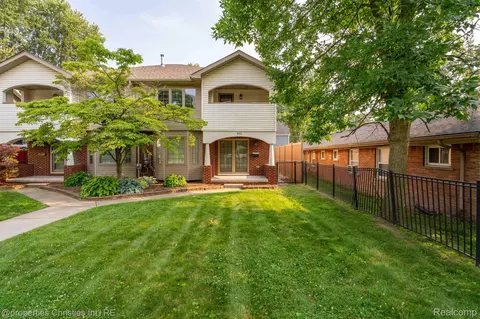 802 E Lincoln Ave, Royal Oak, MI 48067