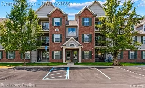 12108 Pinehurst Ln, Grand Blanc, MI 48439