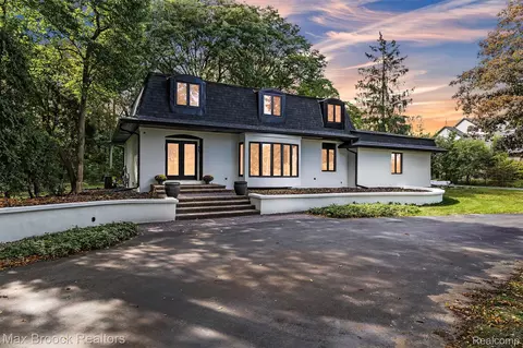 7244 Lahser Rd, Bloomfield Hills, MI 48301