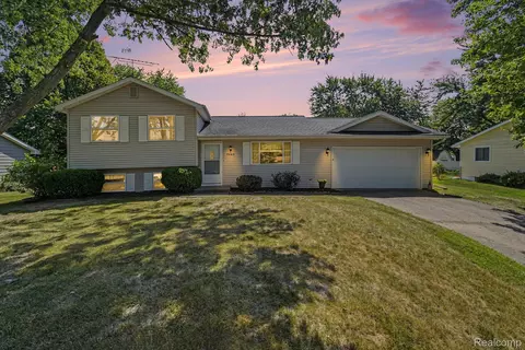 7083 Fairgrove Dr, Mundy, MI 48473