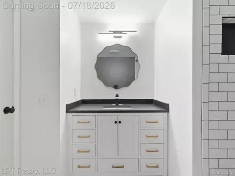 Bath - 4539 Parker Dr, Howell, MI 48843 photo 1 of 2