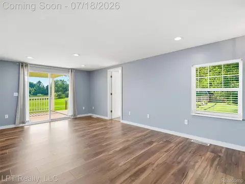 Living - 4539 Parker Dr, Howell, MI 48843 photo 2 of 6