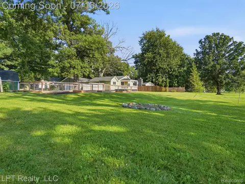 Exterior - 4539 Parker Dr, Howell, MI 48843 photo 13 of 13