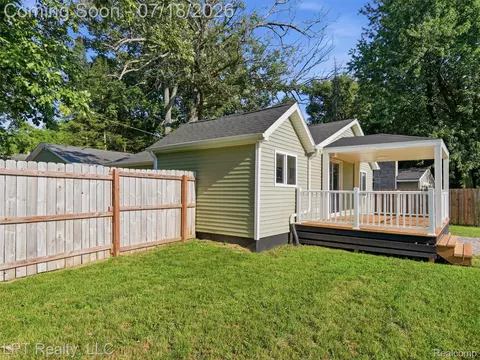 Exterior - 4539 Parker Dr, Howell, MI 48843 photo 8 of 13