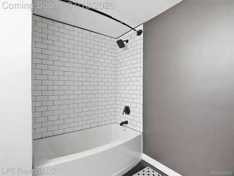 Bath - 4539 Parker Dr, Howell, MI 48843 photo 2 of 2