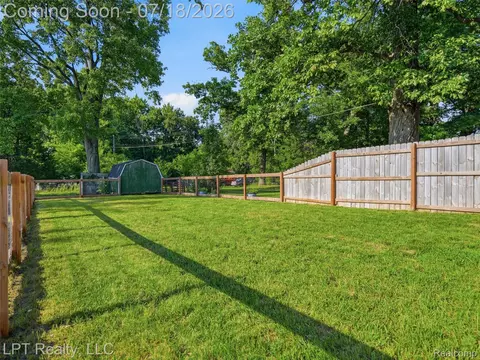 Exterior - 4539 Parker Dr, Howell, MI 48843 photo 10 of 13