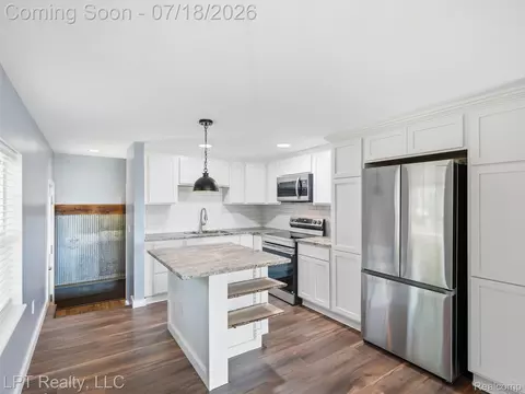 Kitchen - 4539 Parker Dr, Howell, MI 48843 photo 3 of 4