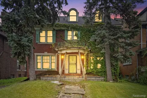 2061 Longfellow St, Detroit, MI 48206
