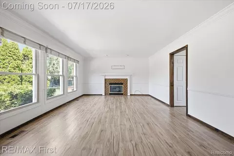50443 Middle River Dr, Macomb, MI 48044 photo 6