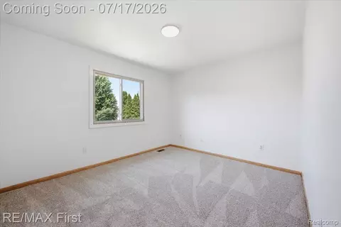 50443 Middle River Dr, Macomb, MI 48044 photo 28
