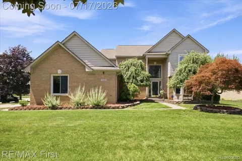 50443 Middle River Dr, Macomb, MI 48044 photo 2