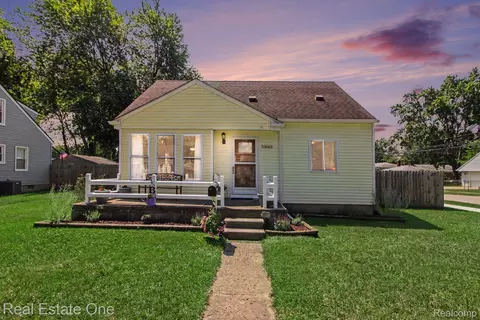 33065 John Hauk St, Garden City, MI 48135