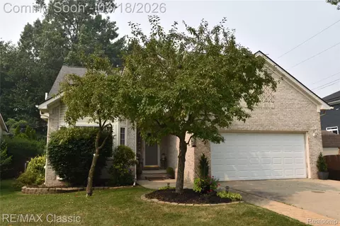 1596 Alsdorf Ave, Rochester Hills, MI 48309