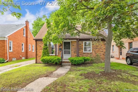 6953 N Vernon St, Dearborn Heights, MI 48127