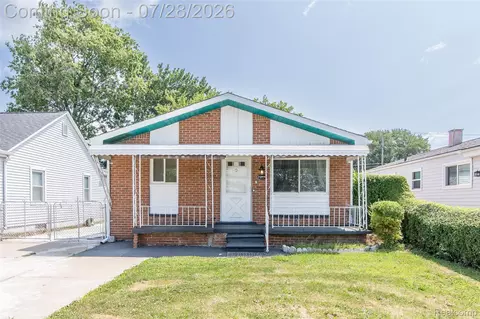 32000 Saint Margaret St, Saint Clair Shores, MI 48082