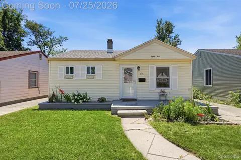 84 E Kalama Ave, Madison Heights, MI 48071