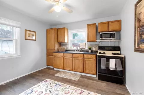 Kitchen - 6310 Duncan St, Taylor, MI 48180 photo 4 of 4
