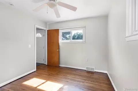 Bedroom - 6310 Duncan St, Taylor, MI 48180 photo 2 of 6