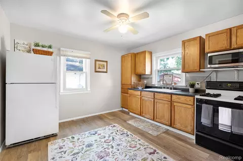 Kitchen - 6310 Duncan St, Taylor, MI 48180 photo 1 of 4