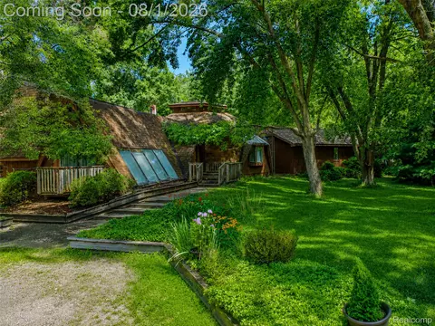 Exterior - 28966 Sibley Rd, Romulus, MI 48174 photo 2 of 12