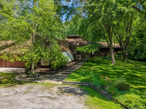 Exterior - 28966 Sibley Rd, Romulus, MI 48174 photo 11 of 12