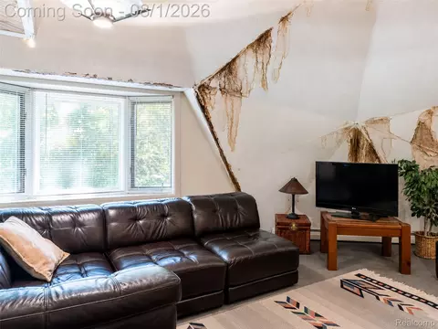 Living - 28966 Sibley Rd, Romulus, MI 48174 photo 3 of 5