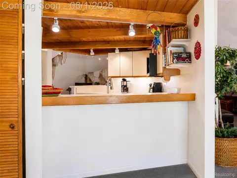 Kitchen - 28966 Sibley Rd, Romulus, MI 48174 photo 4 of 4