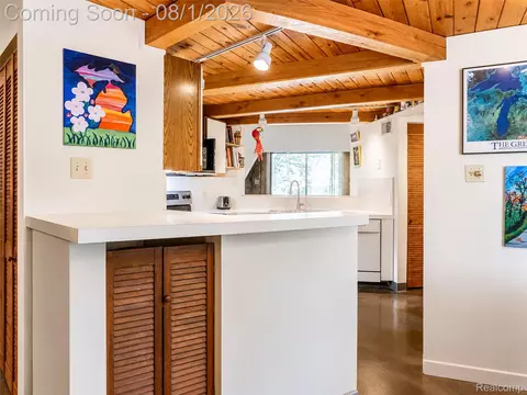 Kitchen - 28966 Sibley Rd, Romulus, MI 48174 photo 2 of 4